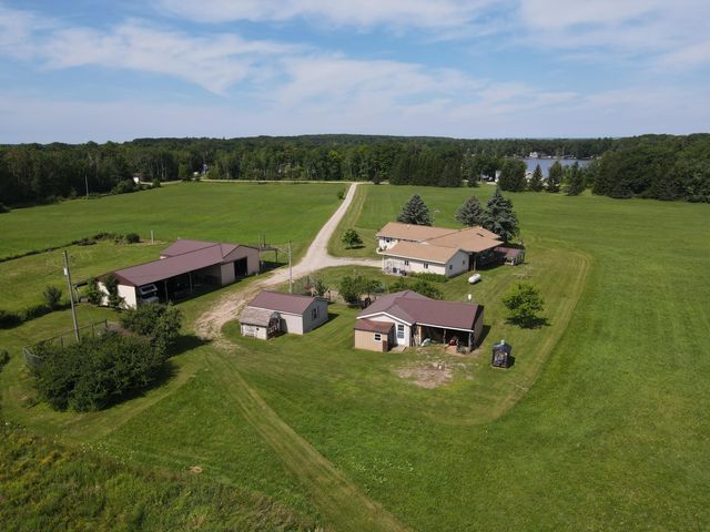 2812 Shoreline Drive, Lupton, MI 48635