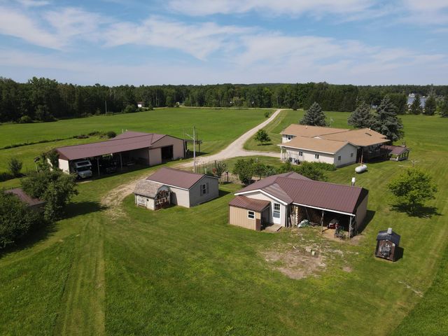 2812 Shoreline Drive, Lupton, MI 48635
