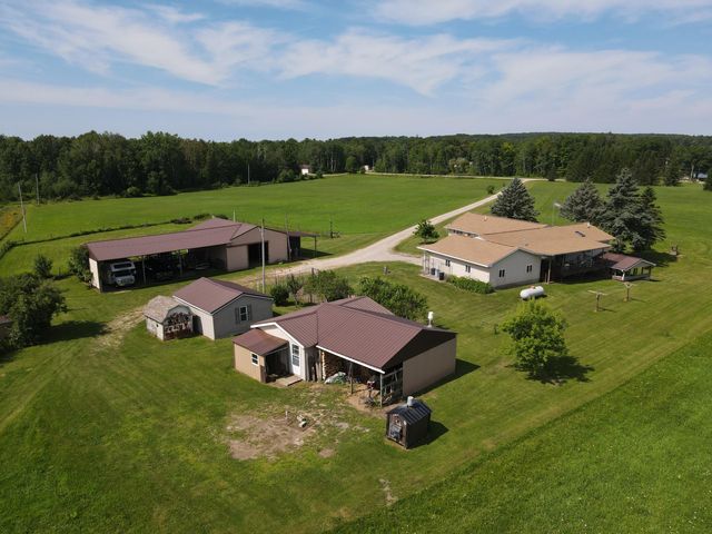 2812 Shoreline Drive, Lupton, MI 48635