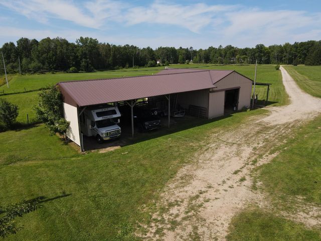 2812 Shoreline Drive, Lupton, MI 48635