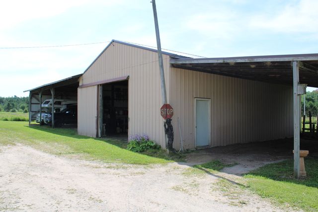 2812 Shoreline Drive, Lupton, MI 48635