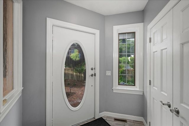 35 Eastern Point Dr 34, Shrewsbury, MA 01545