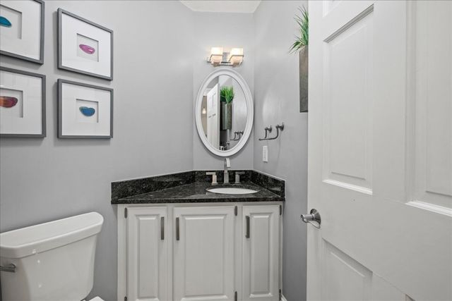 35 Eastern Point Dr 34, Shrewsbury, MA 01545