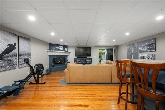 35 Eastern Point Dr 34, Shrewsbury, MA 01545