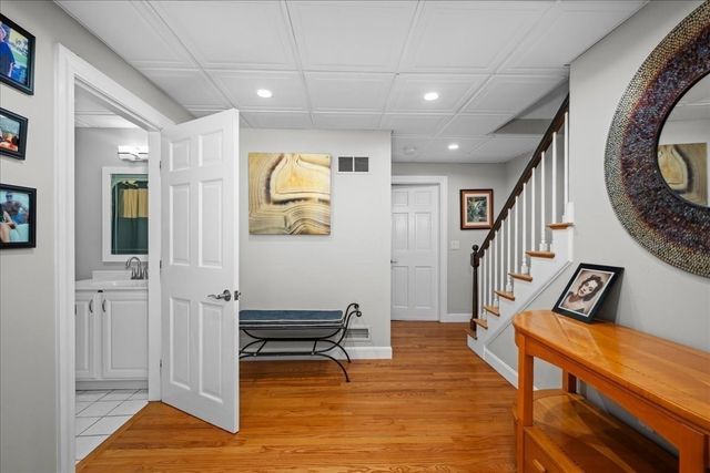 35 Eastern Point Dr 34, Shrewsbury, MA 01545