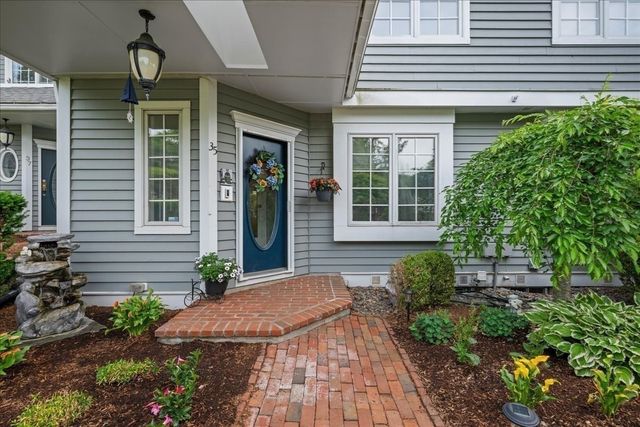 35 Eastern Point Dr 34, Shrewsbury, MA 01545
