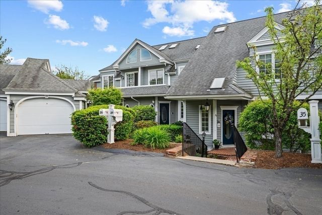 35 Eastern Point Dr 34, Shrewsbury, MA 01545
