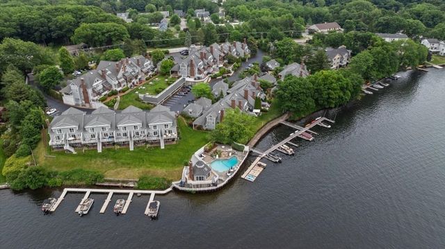 35 Eastern Point Dr 34, Shrewsbury, MA 01545