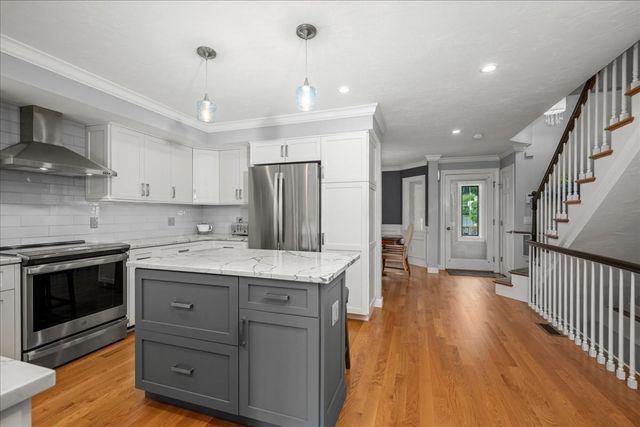 35 Eastern Point Dr 34, Shrewsbury, MA 01545