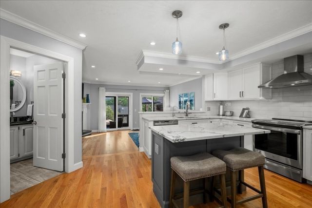 35 Eastern Point Dr 34, Shrewsbury, MA 01545