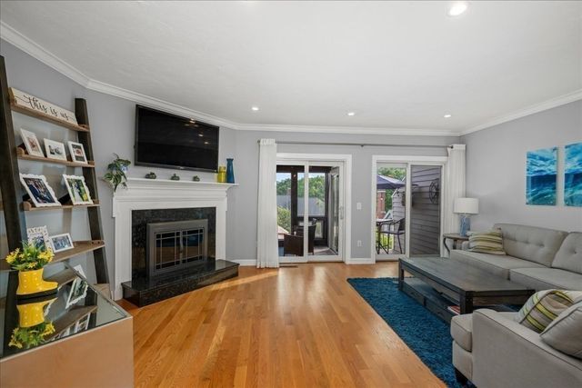 35 Eastern Point Dr 34, Shrewsbury, MA 01545