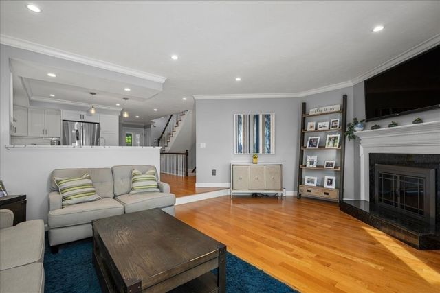 35 Eastern Point Dr 34, Shrewsbury, MA 01545
