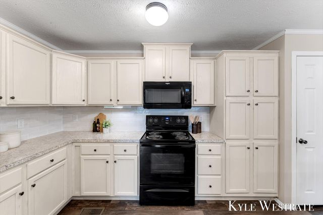 704 Chestnut, Howard City, MI 49329