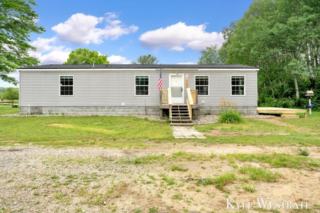 704 Chestnut, Howard City, MI 49329