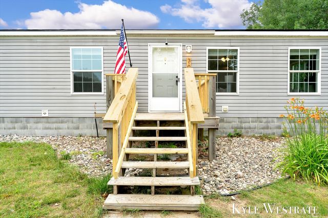 704 Chestnut, Howard City, MI 49329