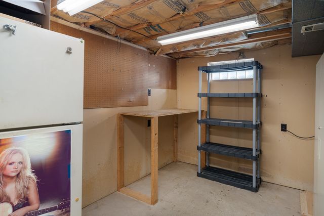 1327 Timberline Drive, Joliet, IL 60431