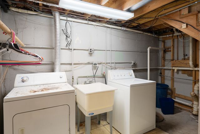 1327 Timberline Drive, Joliet, IL 60431