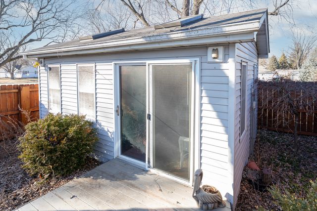 1327 Timberline Drive, Joliet, IL 60431