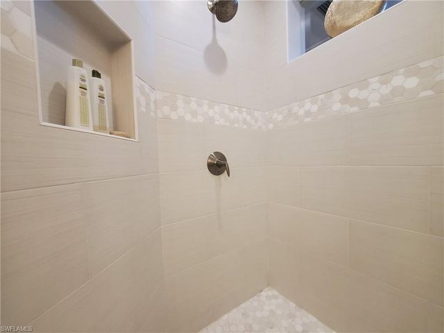 945 Eastham Way Apt 203, Naples, FL 34104