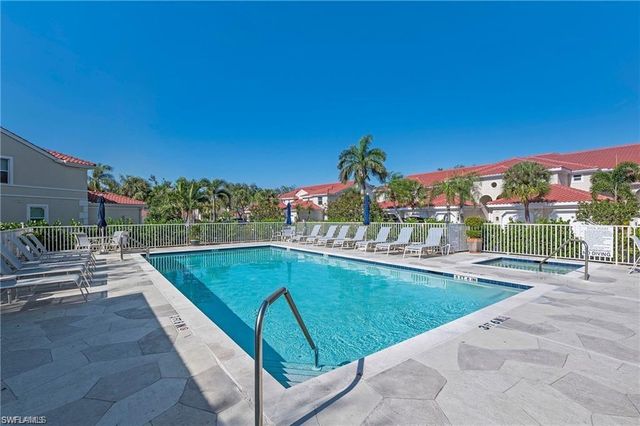 945 Eastham Way Apt 203, Naples, FL 34104
