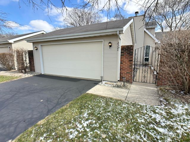 2324 Deerpath Drive W, Schererville, IN 46375