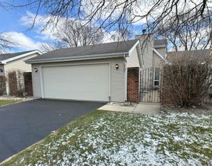 2324 Deerpath Drive W, Schererville, IN 46375