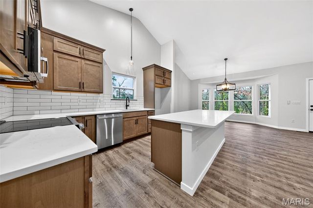 140 Jabin Farm Road, Wright City, MO 63390