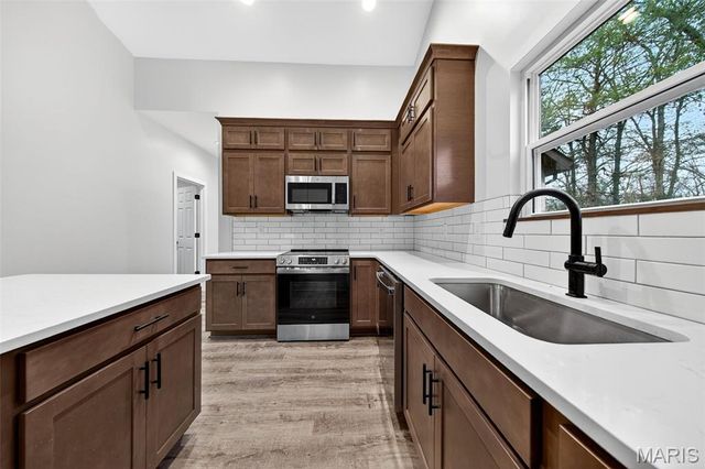 140 Jabin Farm Road, Wright City, MO 63390