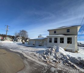 509 S Tamarack Street, Iron Mountain, MI 49801
