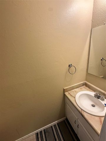 502 Holsey Drive, Noble, OK 73068