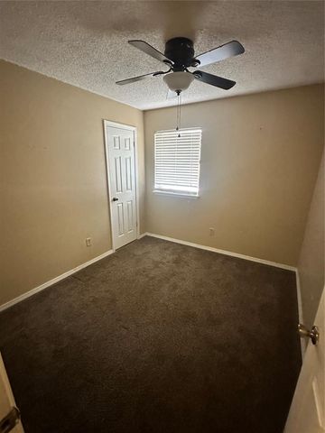 502 Holsey Drive, Noble, OK 73068