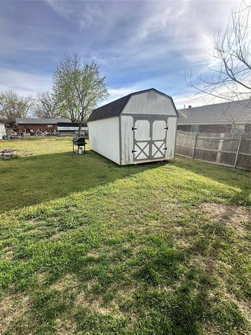 502 Holsey Drive, Noble, OK 73068