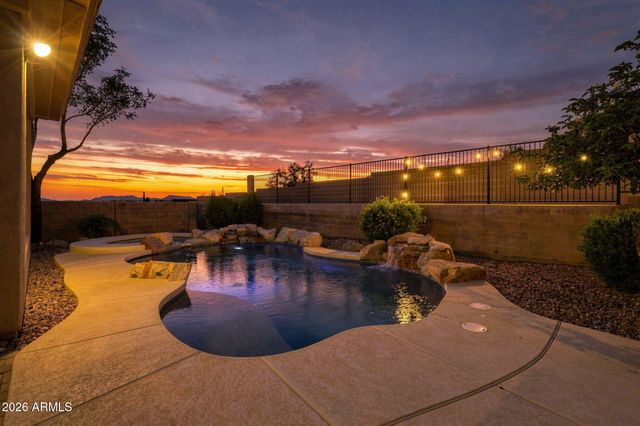 2538 W SHINNECOCK Way, Phoenix, AZ 85086