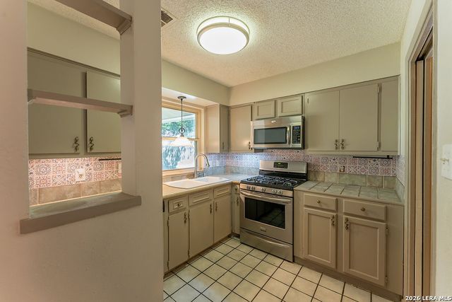 13115 Larkyorke, San Antonio, TX 78233