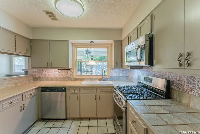 13115 Larkyorke, San Antonio, TX 78233