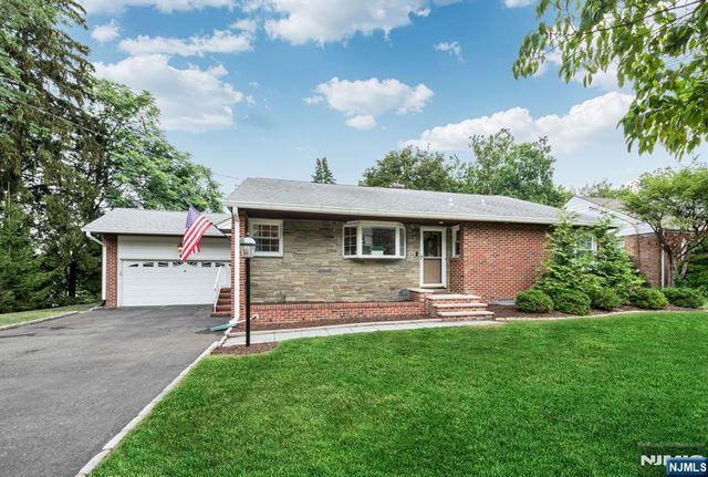 15 Kingwood Drive, Little Falls, NJ 07424