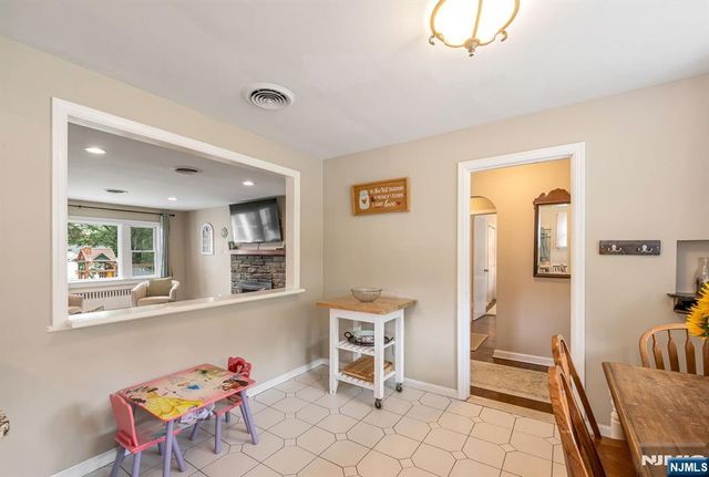15 Kingwood Drive, Little Falls, NJ 07424
