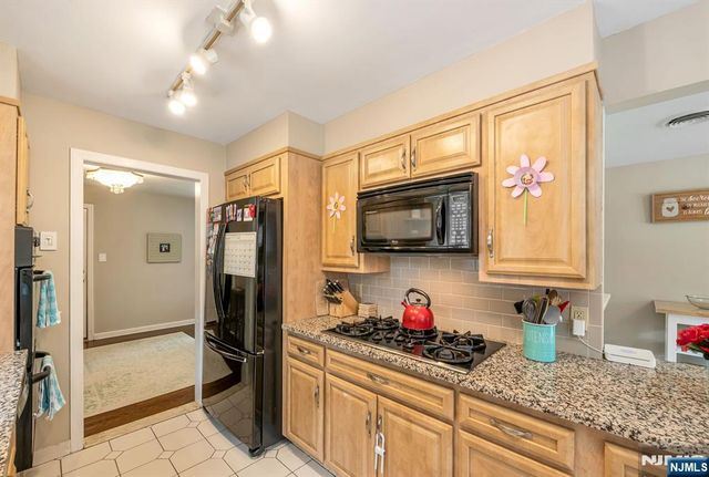 15 Kingwood Drive, Little Falls, NJ 07424