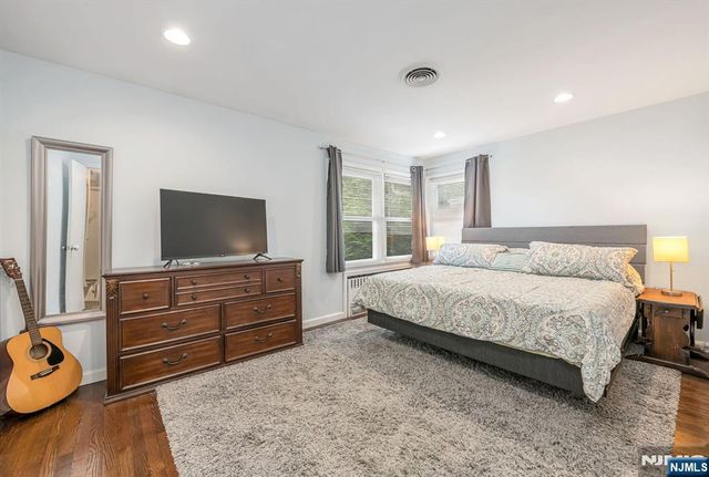 15 Kingwood Drive, Little Falls, NJ 07424