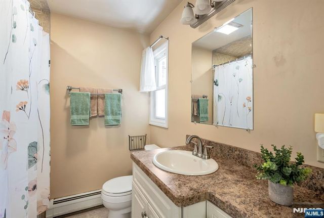 15 Kingwood Drive, Little Falls, NJ 07424