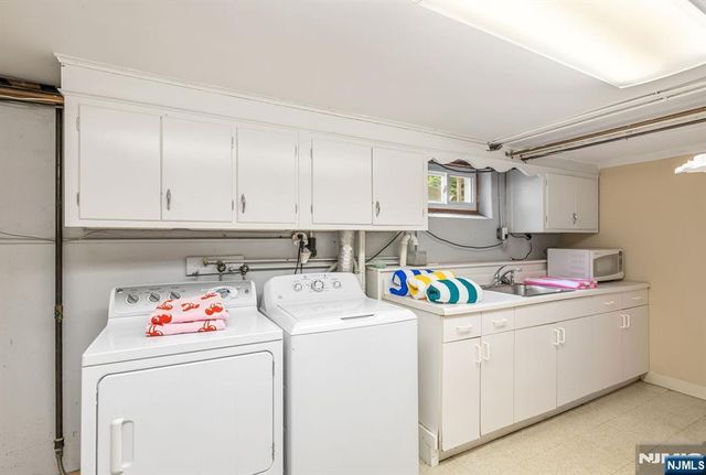15 Kingwood Drive, Little Falls, NJ 07424