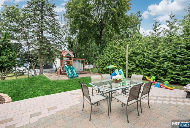 15 Kingwood Drive, Little Falls, NJ 07424