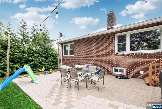 15 Kingwood Drive, Little Falls, NJ 07424