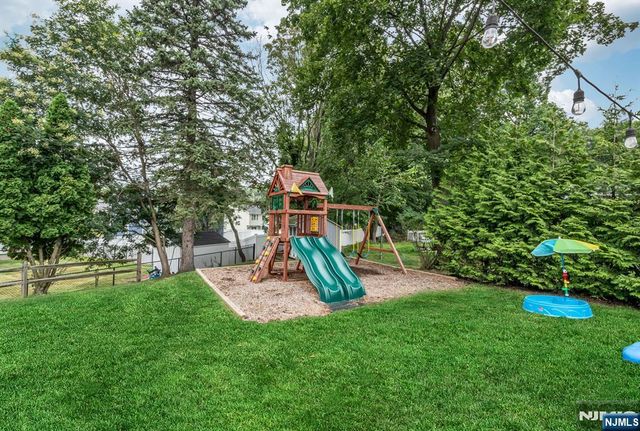15 Kingwood Drive, Little Falls, NJ 07424