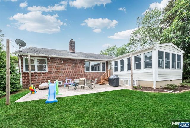 15 Kingwood Drive, Little Falls, NJ 07424