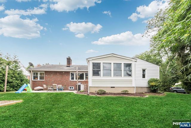 15 Kingwood Drive, Little Falls, NJ 07424