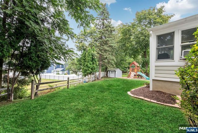 15 Kingwood Drive, Little Falls, NJ 07424