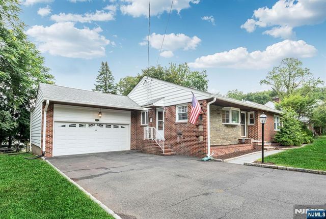 15 Kingwood Drive, Little Falls, NJ 07424