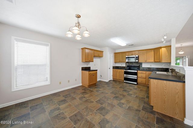 8933 Eli Dr, Louisville, KY 40291