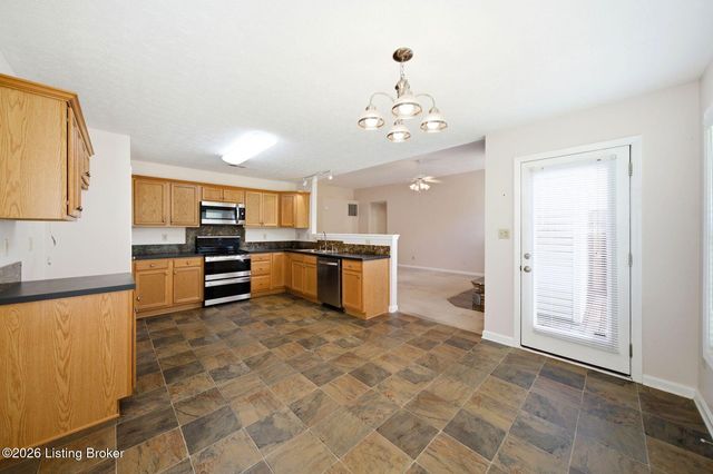 8933 Eli Dr, Louisville, KY 40291